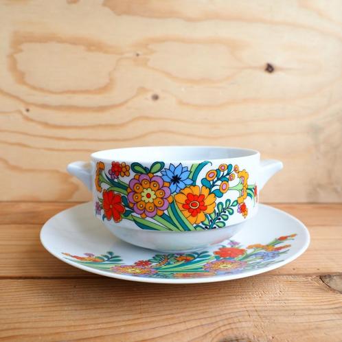 Mitterteich kleurrijke bloemen soepkom met schotel | per st, Huis en Inrichting, Keuken | Servies, Zo goed als nieuw, Kop(pen) en/of Schotel(s)