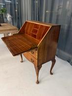 Antieke secretaire met lades, Ophalen