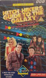 2 x VHS VIDEO. HITCH HIKERS GUIDE TO THE GALAXY. UK IMPORT., Alle leeftijden, Ophalen of Verzenden, Zo goed als nieuw