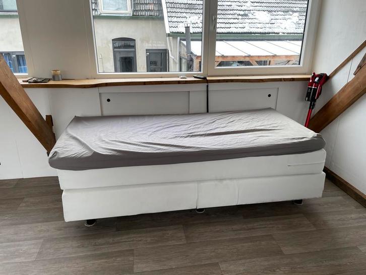 Elektrische boxspring - Zo goed als nieuw!, Huis en Inrichting, Slaapkamer | Bedden, Zo goed als nieuw, Tweepersoons, 90 cm, 200 cm