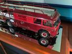 CMC Bartoletti Ferrari transporter 1:18 met CMC  vitrine, Hobby en Vrije tijd, Modelbouw | Auto's en Voertuigen, Groter dan 1:32