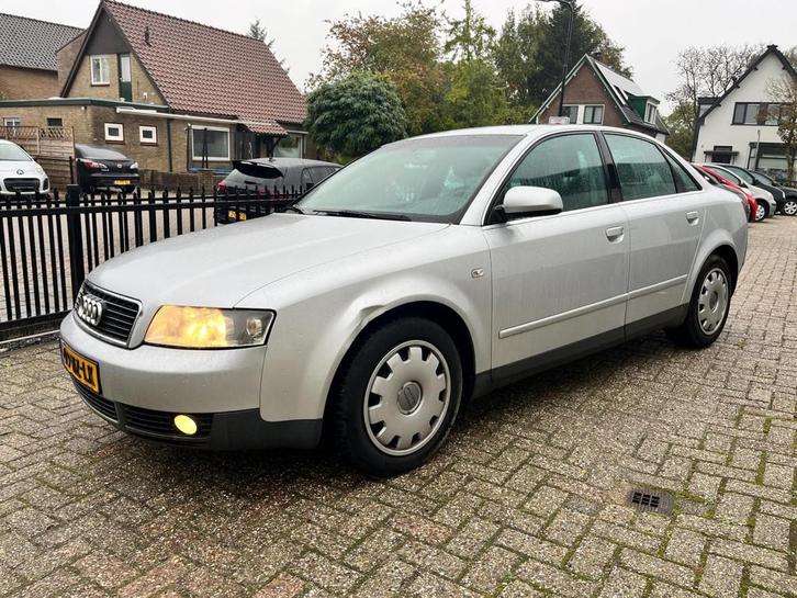 Audi A4 Limousine 1.6 Ecc Apk inruil koopje Rijd goed!, Auto's, Audi, Bedrijf, Te koop, A4, ABS, Airbags, Airconditioning, Centrale vergrendeling