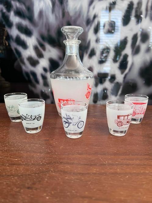 Vintage Franse Likeurset Karaf + 5 Glaasjes Oldtimer thema, Verzamelen, Glas en Borrelglaasjes, Zo goed als nieuw, Borrel- of Shotglas