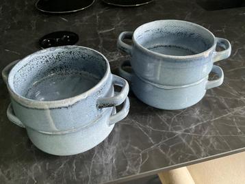 Stoere soepkommen  beschikbaar voor biedingen