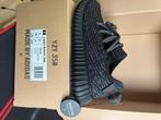 Yeezy kids 350 black pirate, Nieuw, Ophalen of Verzenden, Sneakers of Gympen, Zwart