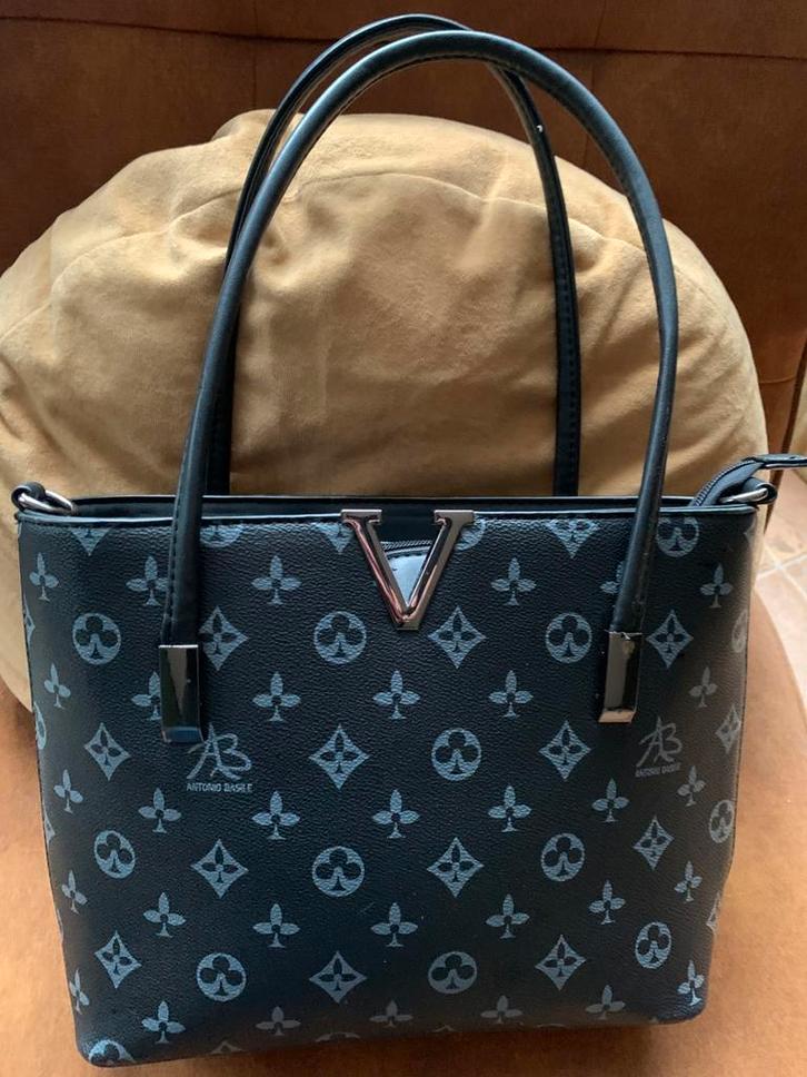 Zwarte tas met print, Sieraden, Tassen en Uiterlijk, Tassen | Damestassen, Zo goed als nieuw, Handtas, Zwart, Ophalen of Verzenden