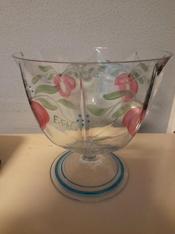 Antiek gesigneerd glas werk beschikbaar voor biedingen