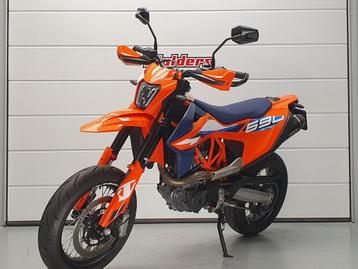 KTM 690 SMC-R KTM 690 SMC-R (bj 2023) beschikbaar voor biedingen