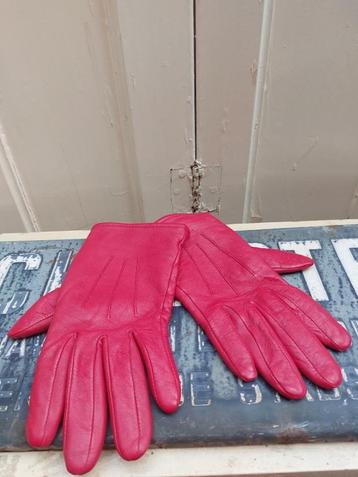 Leren handschoenen vintage rood beschikbaar voor biedingen