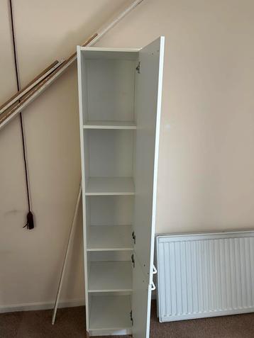 Badkamer kast (177cm hoog x 32cm breed x 31cm diep)