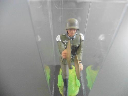 Preiser / Elastolin Musician marching with Cymbal., Verzamelen, Militaria | Tweede Wereldoorlog, Landmacht, Miniatuur of Beeldje