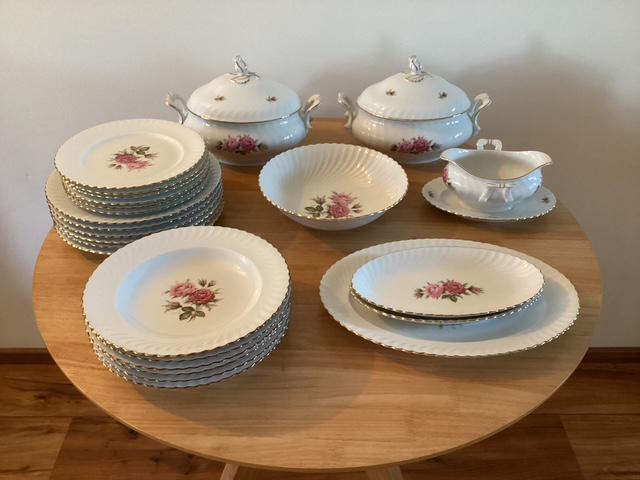 Servies met schalen Kaiser Porzellan Moos Rose, Antiek en Kunst, Antiek | Servies compleet, Ophalen
