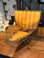 VIKINGSCHIP hout zelfbouw 90cm lang 50 hoog 50 breed, Hobby en Vrije tijd, Modelbouw | Boten en Schepen, Ophalen, Zo goed als nieuw