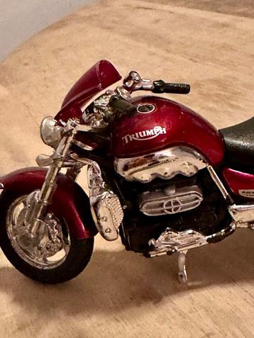 Bburago Triumph Rocket III - zeer gedetailleerd! beschikbaar voor biedingen