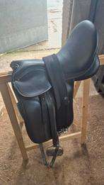 Waldhausen Comfort Dressuur Zadel 17.5", Dieren en Toebehoren, Paarden en Pony's | Zadels, Ophalen, Dressuur