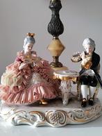 DRESDEN PORSELEINEN BEELDJE in ROCOCO stijl, Antiek en Kunst, Antiek | Porselein, Ophalen of Verzenden