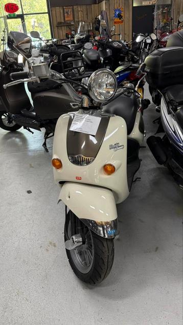 2 zeer mooie aprilia habana customs mojito piaggio beschikbaar voor biedingen