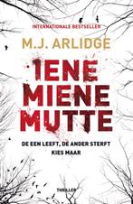 M.J. Arlidge - Iene Miene Mutte, Boeken, Thrillers, Ophalen of Verzenden, Zo goed als nieuw, Nederland