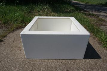 Witte Polyester bloembak plantenbak 80x80x40 beschikbaar voor biedingen