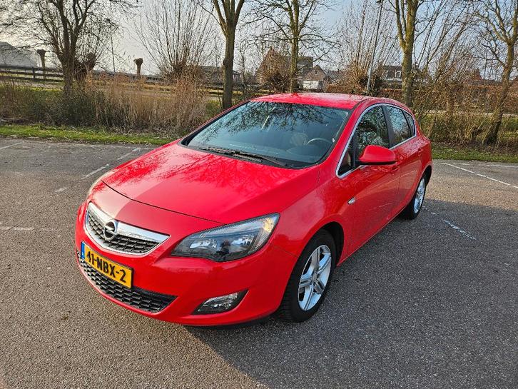Opel Astra 1.4 Turbo Sport *154pk*, Auto's, Opel, Particulier, Astra, ABS, Airbags, Airconditioning, Bluetooth, Boordcomputer