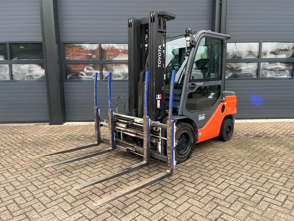 Toyota 52-8FDJF35 Triplex mast 2023 Cascade vorkverstellers, Auto's, Toyota, Gebruikt, Overige carrosserieën, Origineel Nederlands