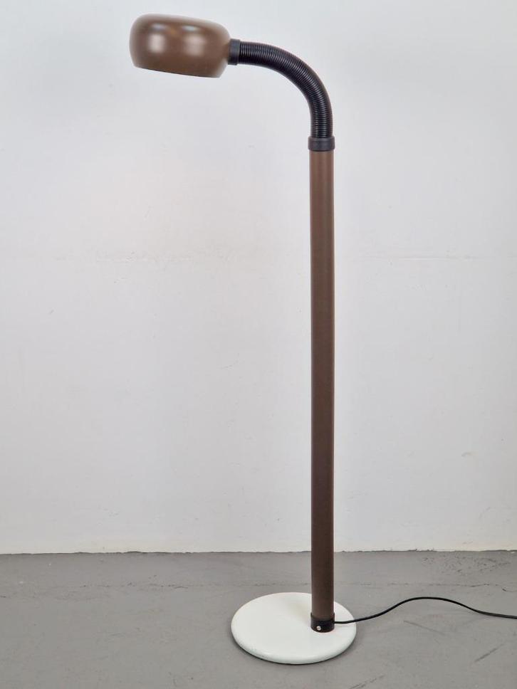 Vintage Vloerlamp Bruin Metaal space age  ‘70 leeslamp, Huis en Inrichting, Lampen | Vloerlampen, Gebruikt, 100 tot 150 cm, Metaal
