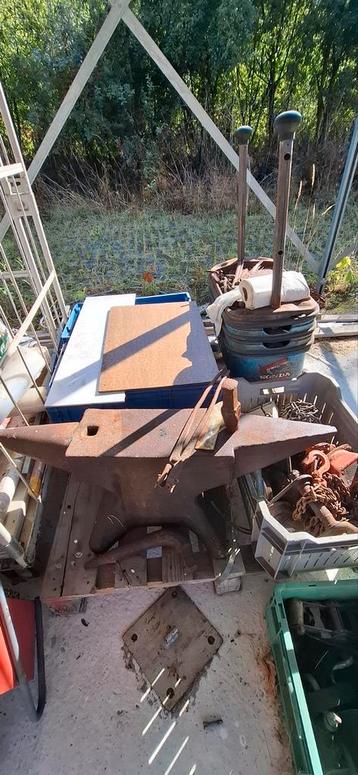 Aambeeld in smidse zwaarste uitvoering beschikbaar voor biedingen