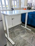 Gratis IKEA Skarsta bureau - In hoogte verstelbaar!, Ophalen, In hoogte verstelbaar, Gebruikt, Stabureau