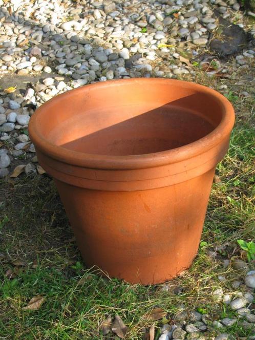Oude Italiaanse terracotta bloempot 37 x 30 cm tuindecoratie, Tuin en Terras, Bloempotten, Gebruikt, Terracotta, Balkon, Tuin