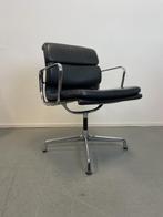 6 Vitra Eames Ea208 Softpad chair Zwart Leer Chroom, Metaal, Ophalen of Verzenden, Zo goed als nieuw, Zwart