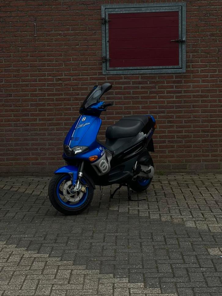 ️⭐️Gilera runner 50cc sp⭐️orgineel 2804km️⭐️, Fietsen en Brommers, Scooters | Piaggio, Zo goed als nieuw, Overige modellen, Tweetakt