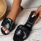 Stijlvolle Zwarte Leren Slippers voor Comfort en Klasse, Ophalen of Verzenden, Zo goed als nieuw, Zwart
