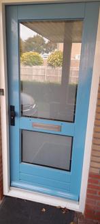 Voordeur van hardhout met thermopane  en brievenbus, 75 tot 150 cm, Gebruikt, Deurkozijn, Ophalen of Verzenden