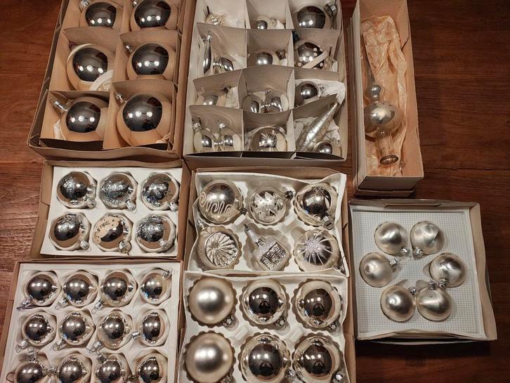 Mooie zilveren oude kerstballen en piek., Diversen, Kerst, Ophalen