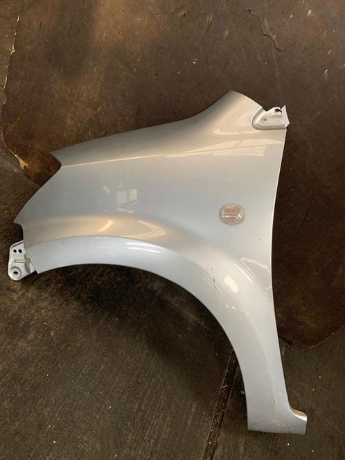 Linker voorscherm Subaru Justy van bouwjaar 2009, Auto-onderdelen, Carrosserie en Plaatwerk, Spatbord, Subaru, Links, Gebruikt