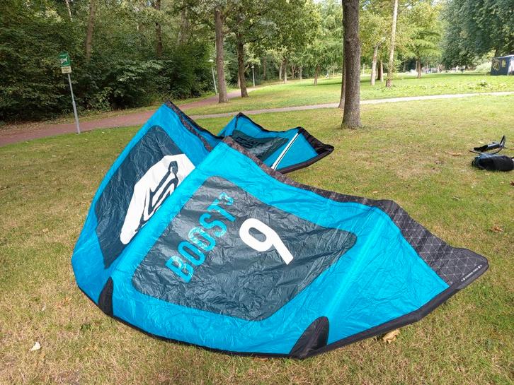 Flysurfer Boost 9m Kite - Weinig gebruikt, Watersport en Boten, Kitesurfen, Zo goed als nieuw, Kite, 9 m², Geen board, Ophalen of Verzenden