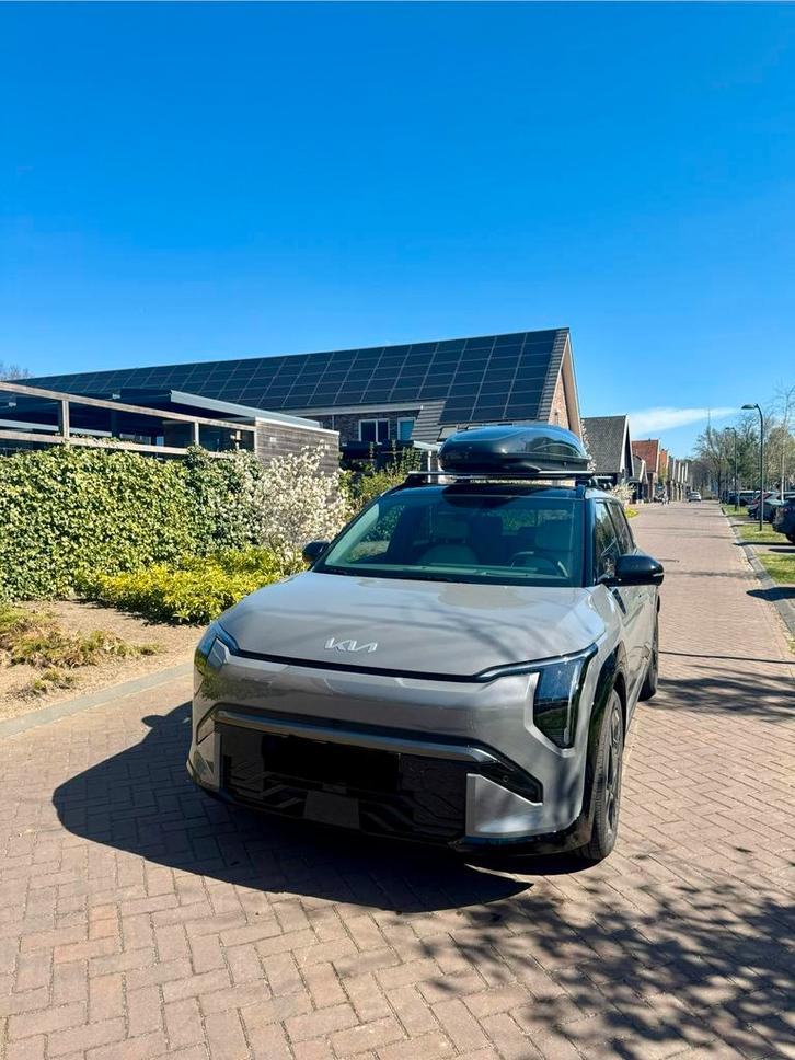 Dakdragers & Dakkoffer (390L) te huur – KIA EV3, Auto diversen, Dakkoffers, Zo goed als nieuw, Ophalen