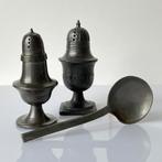 2 antieke tinnen strooiers en oude lepel van donker tin, Ophalen of Verzenden