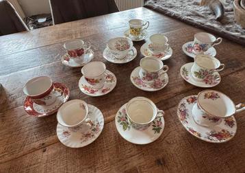 12 porseleinen kop en schotels, o.a Royal Albert beschikbaar voor biedingen