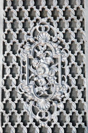 Sierlijke aluminium deurroosters – 34 x 84 cm beschikbaar voor biedingen
