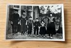 Staphorst Staphorster familie in klederdracht, Ophalen of Verzenden, 1940 tot 1960, Ongelopen, Klederdracht