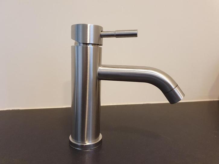 Wastafelkraan RVS Geborsteld Mengkraan NIEUW Badkamer kraan, Huis en Inrichting, Keuken | Keukenelementen, Nieuw, Minder dan 100 cm