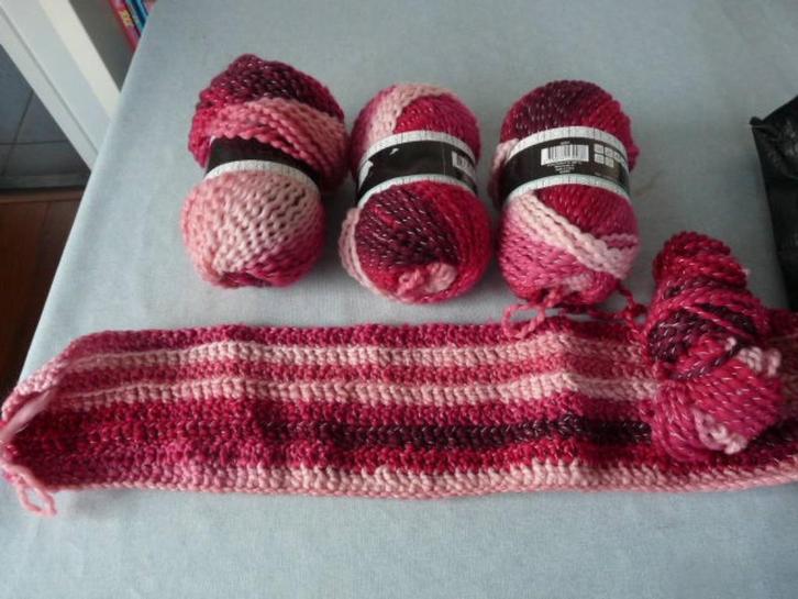 4 bollen roze meerkleurig breigaren , Nieuw, Hobby en Vrije tijd, Breien en Haken, Nieuw, Breien of Haken, Wol of Garen, Ophalen of Verzenden