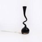 Swing Vase Black M QD NORMANN COPENHAGEN Nieuw €29,95, Huis en Inrichting, Woonaccessoires | Vazen, Nieuw, Glas, Ophalen of Verzenden