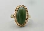 Gouden Vintage ring met jade. 2025/831., ., Ophalen of Verzenden, Zo goed als nieuw, Met edelsteen