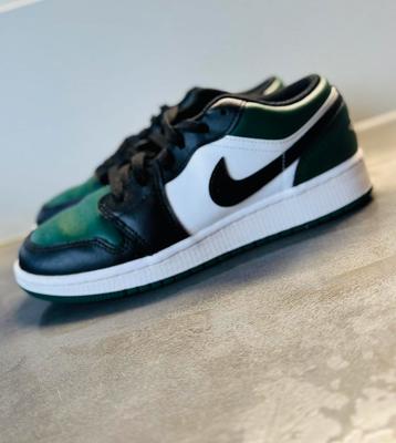 NIKE AIR JORDAN 1 LOW GREEN TOE SNEAKERS beschikbaar voor biedingen