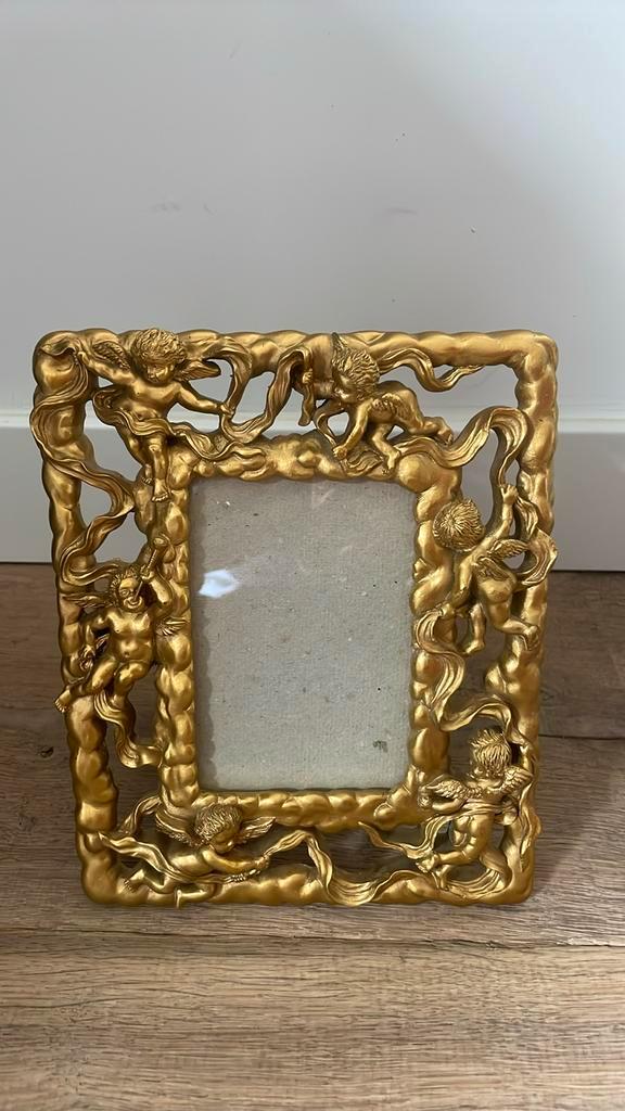 Mooi gouden fotolijst met cherubijntjes, Huis en Inrichting, Woonaccessoires | Lijsten, Zo goed als nieuw, Minder dan 50 cm, Minder dan 50 cm
