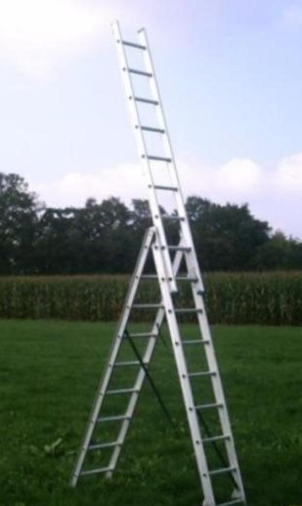 💥 Ladder [ aluminium ] 3 delig [ nieuw ] 3 x 9 treden en 💥, Doe-het-zelf en Verbouw, Ladders en Trappen, Nieuw, Ophalen