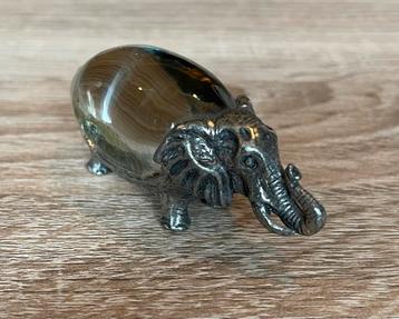 Olifant van tin met glazen lichaam beschikbaar voor biedingen