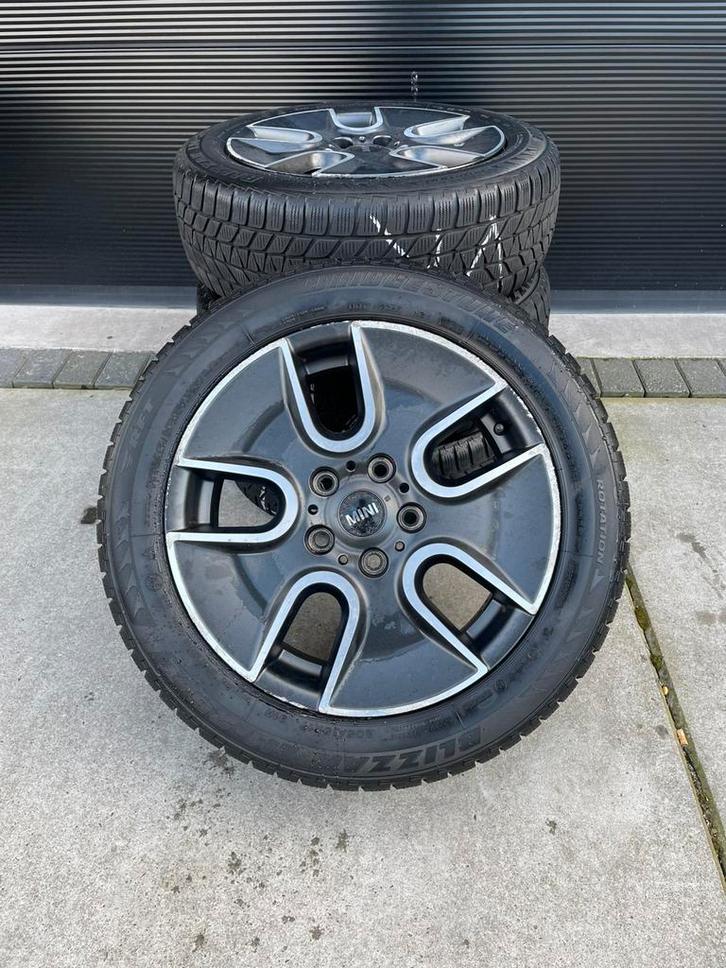 Mini Countryman winterset 17inch, Auto-onderdelen, Banden en Velgen, Banden en Velgen, Winterbanden, 17 inch, 205 mm, Personenwagen